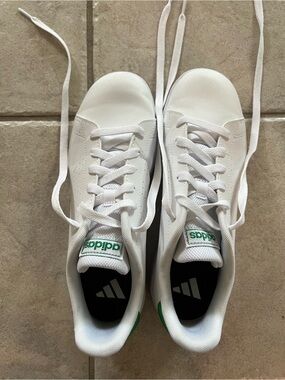 Adidas ADVANTAGE BASE 2.0 White sneakers size 6 womens